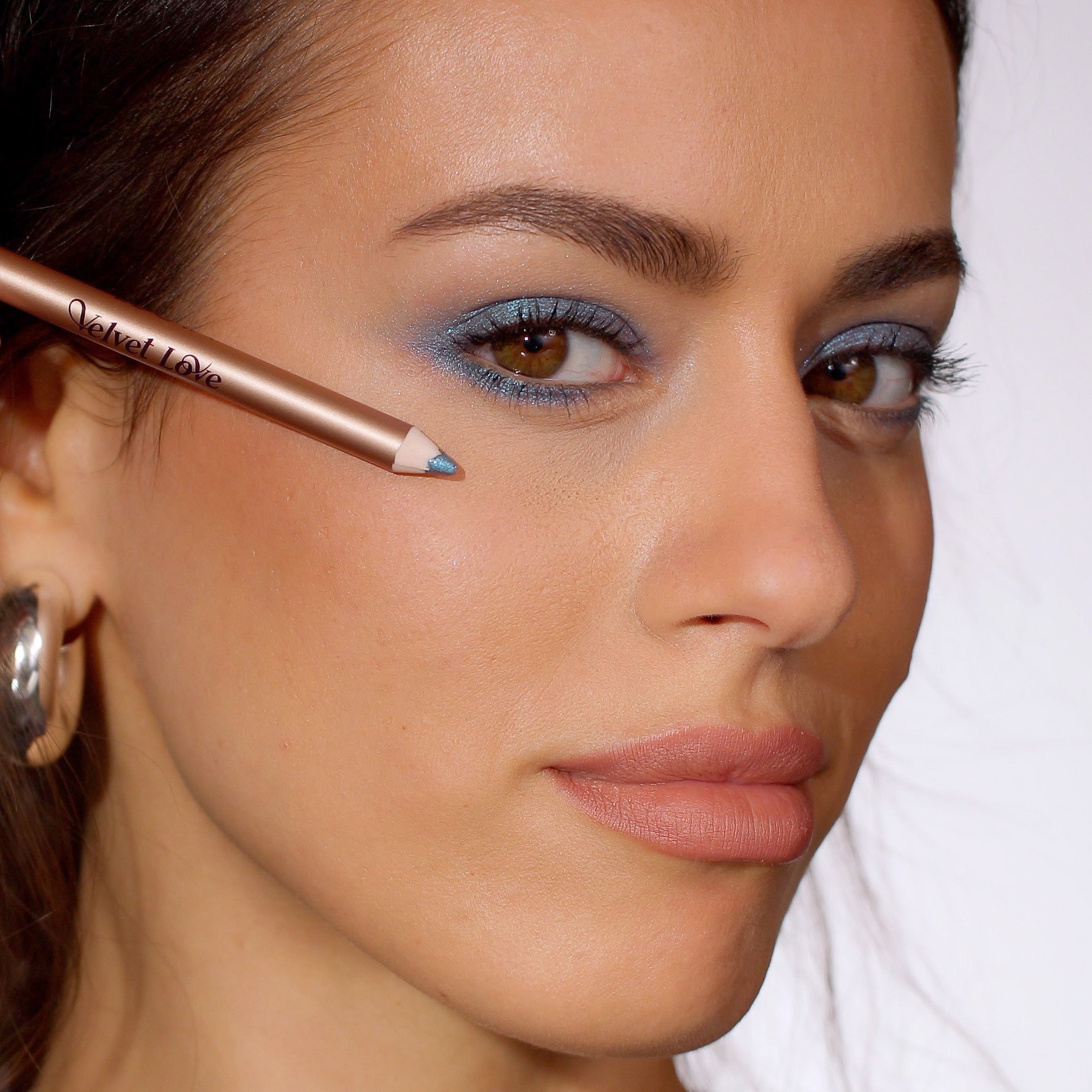 Velvet Love Eyeliner Pencil (Metallic Azure Blue)