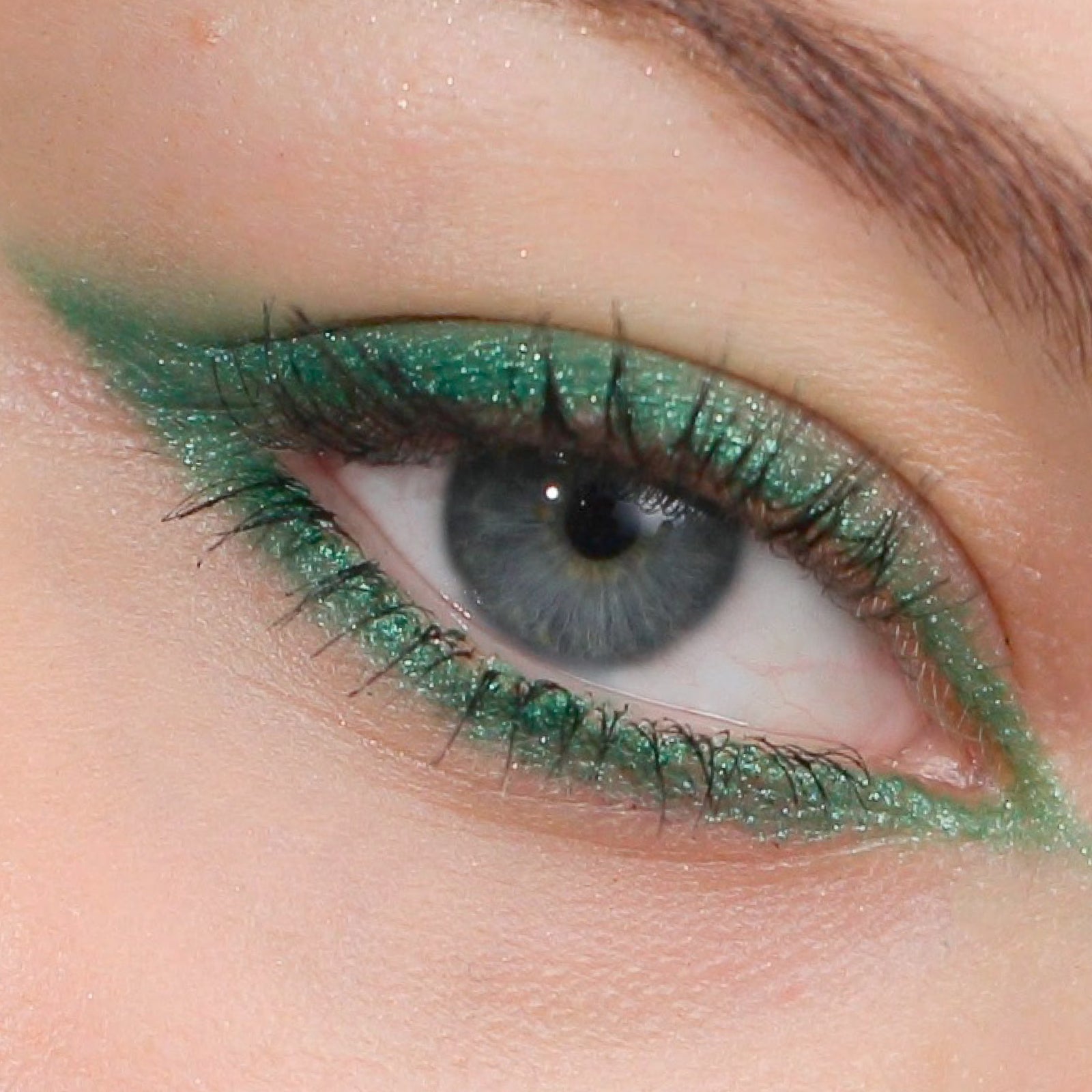 Velvet Love Eyeliner Pencil (Metallic Malachite)