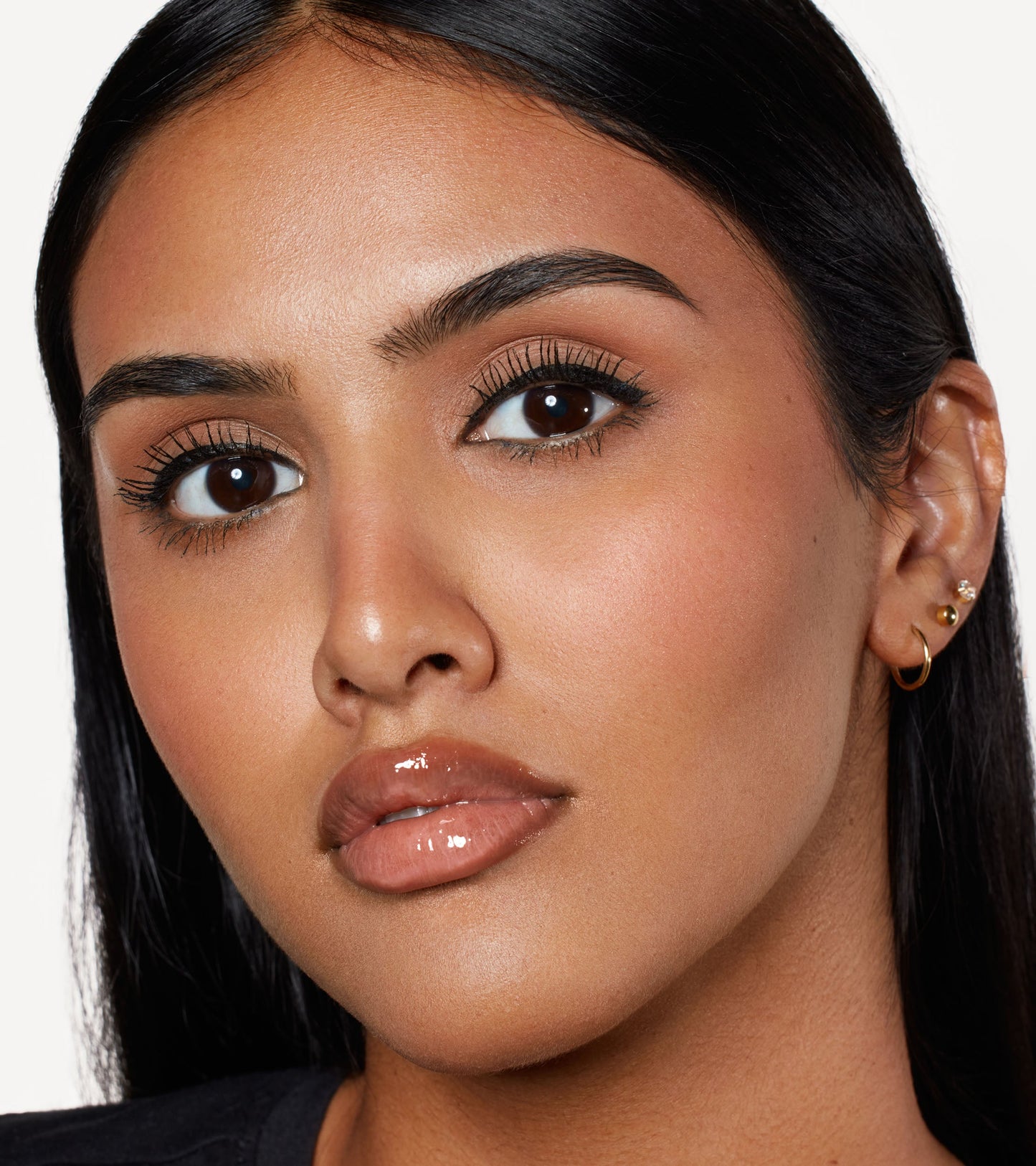 Pout Plumper Volumizing Lipgloss Expanded Image 2