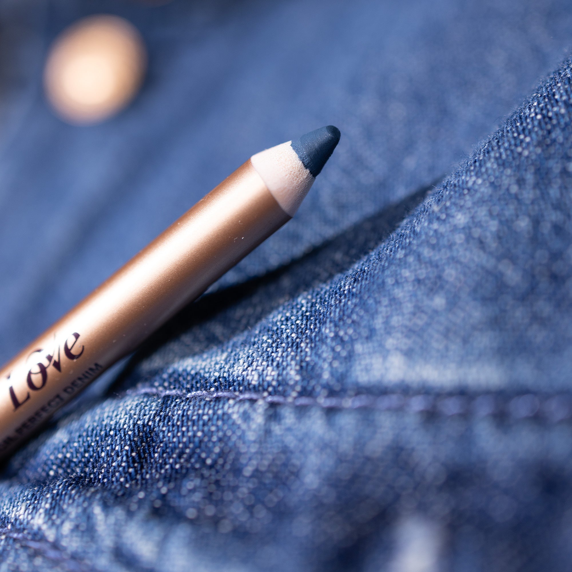 Velvet Love Eyeliner Pencil (Perfect Denim)