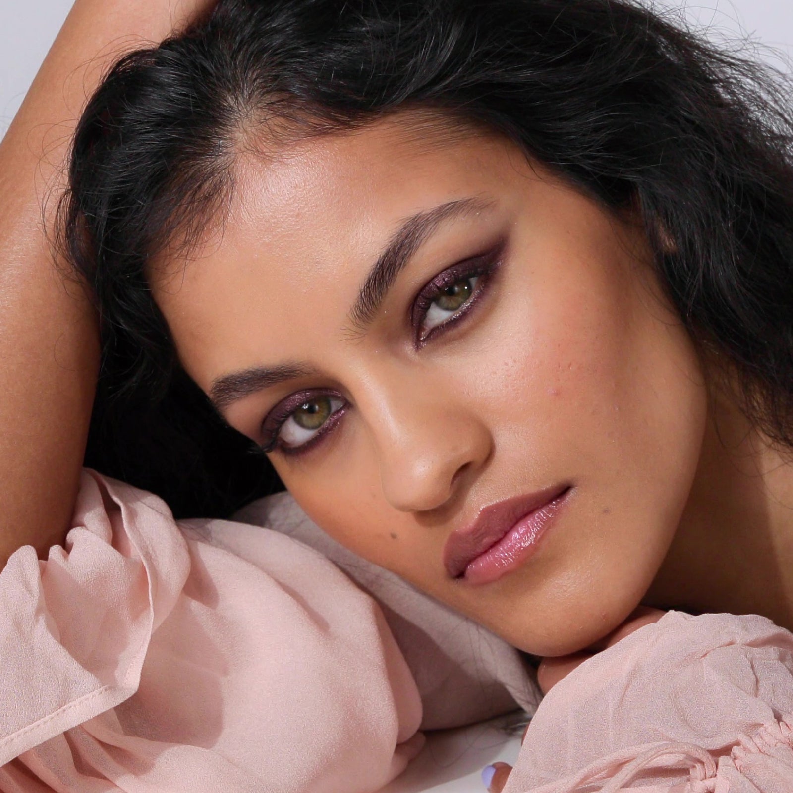 Velvet Love Eyeliner Pencil (Metallic Aubergine)