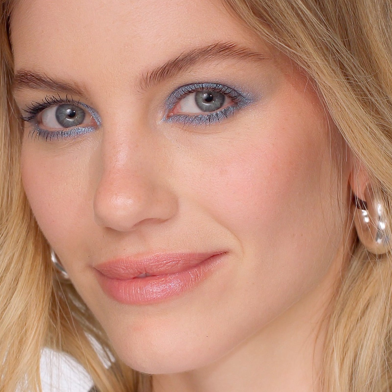 Velvet Love Eyeliner Pencil (Metallic Azure Blue)