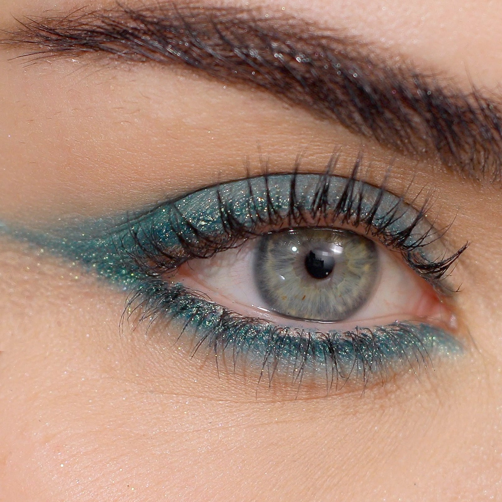 Velvet Love Eyeliner Pencil (Metallic Emerald)