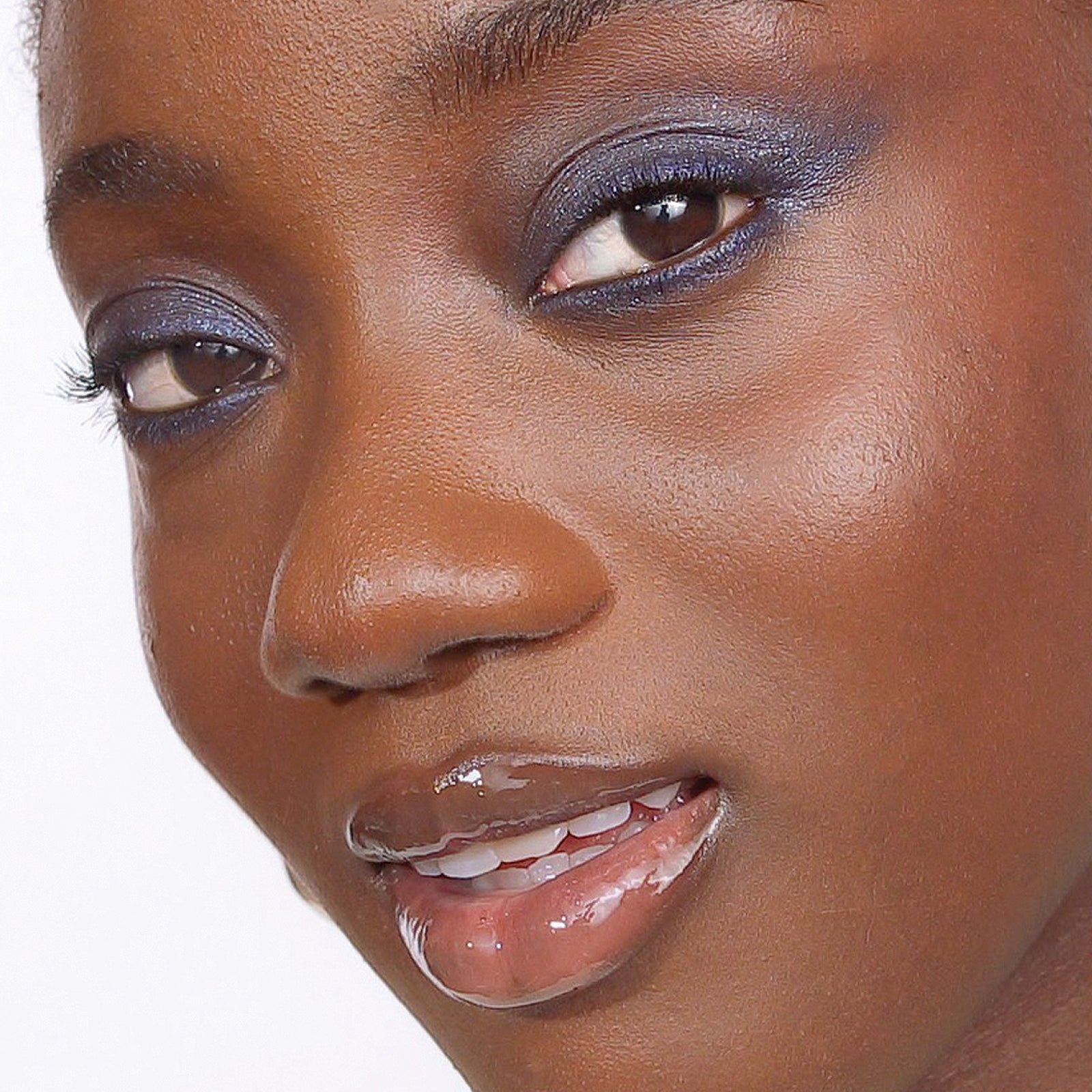 Velvet Love Eyeliner Pencil (Metallic Sapphire)