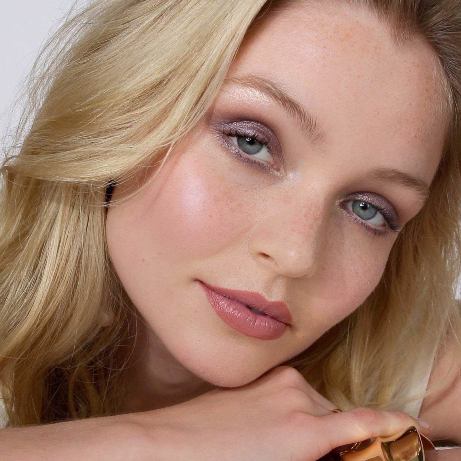 Velvet Love Eyeliner Pencil (Metallic Taupe)