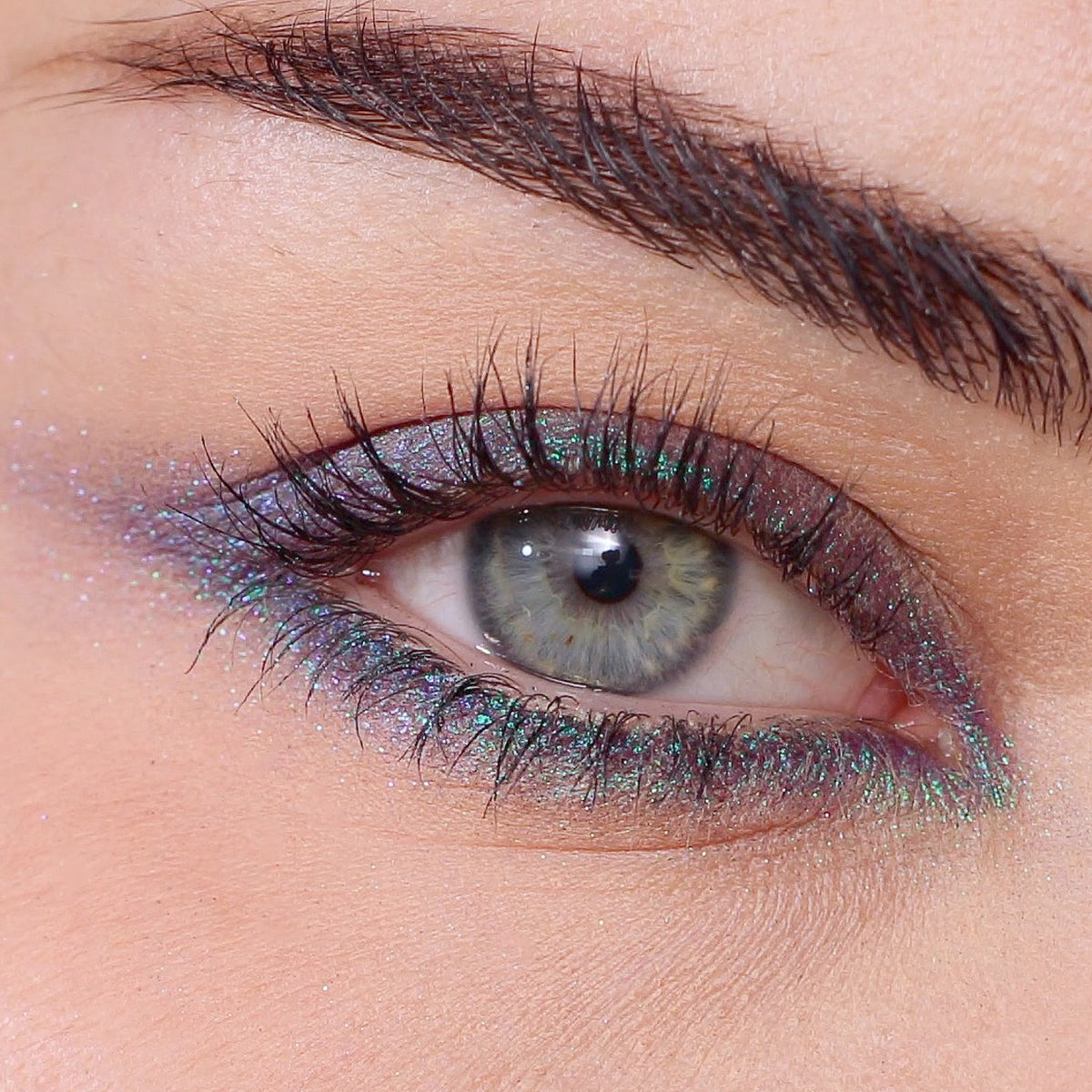 Velvet Love Eyeliner Pencil (Metallic Aurora Pearl)