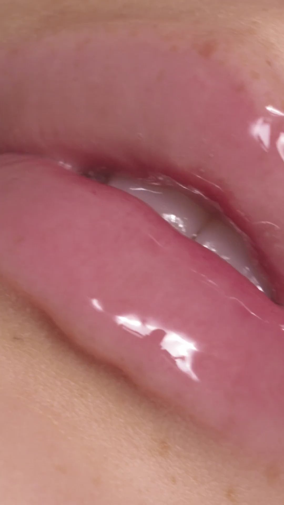Pout Glaze High-Shine Hyaluronic Lip Gloss (Crystal) Main Image 2