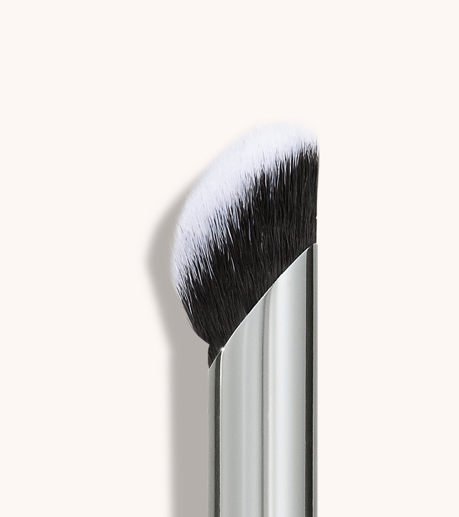 146 Concealer Touch & Blend Brush Main Image 2